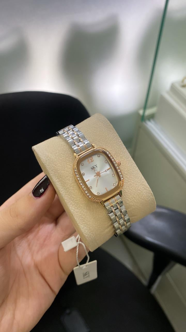 SKY Crystal Square – Cadran Chic & Finition Premium