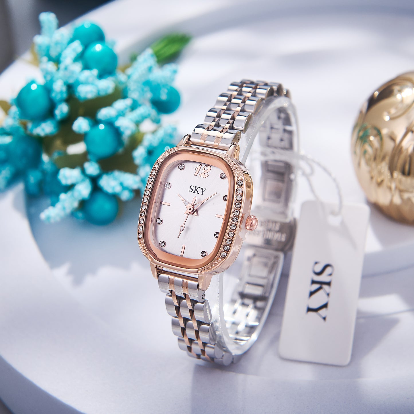 SKY Crystal Square – Cadran Chic & Finition Premium